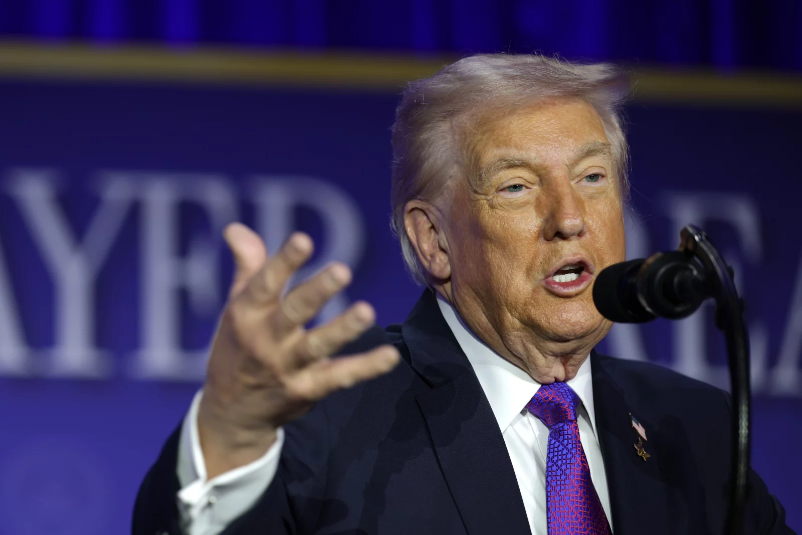 Amerika Perkuat Armada ke Timur Tengah, Donald Trump Tetap Dorong Kesepakatan Iran