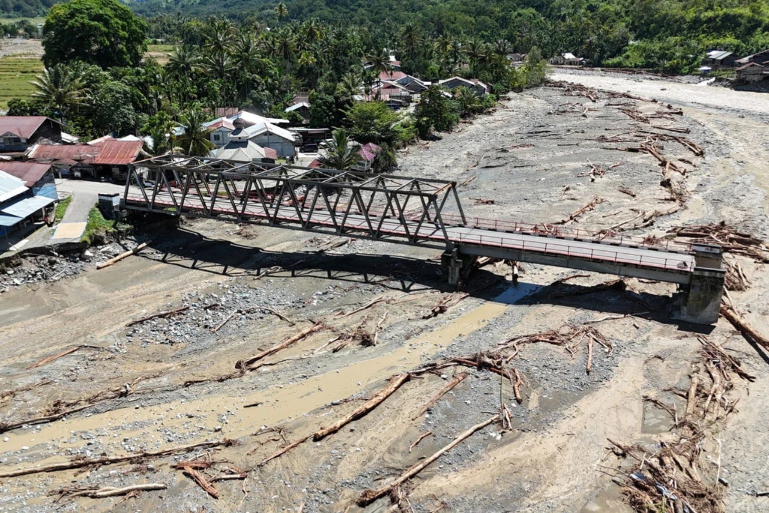Banjir Sumatera, 1.204 Sekolah Ditargetkan Direvitalisasi