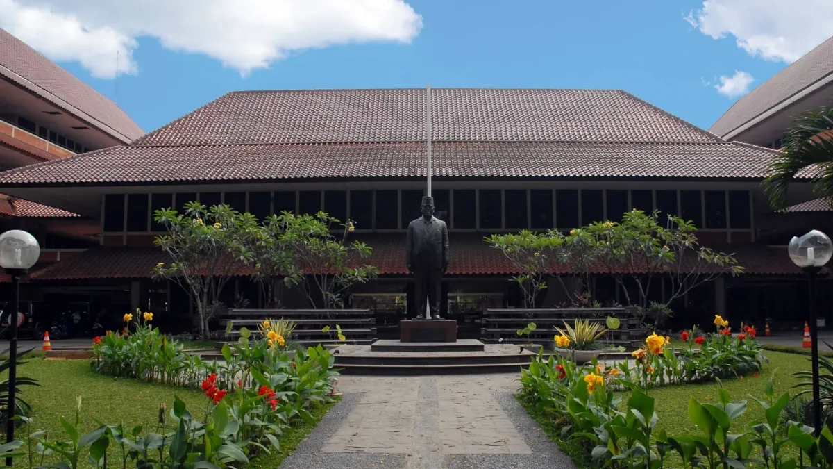 Komitmen UI Ciptakan Ruang Aman: 16 Mahasiswa FH Dinonaktifkan