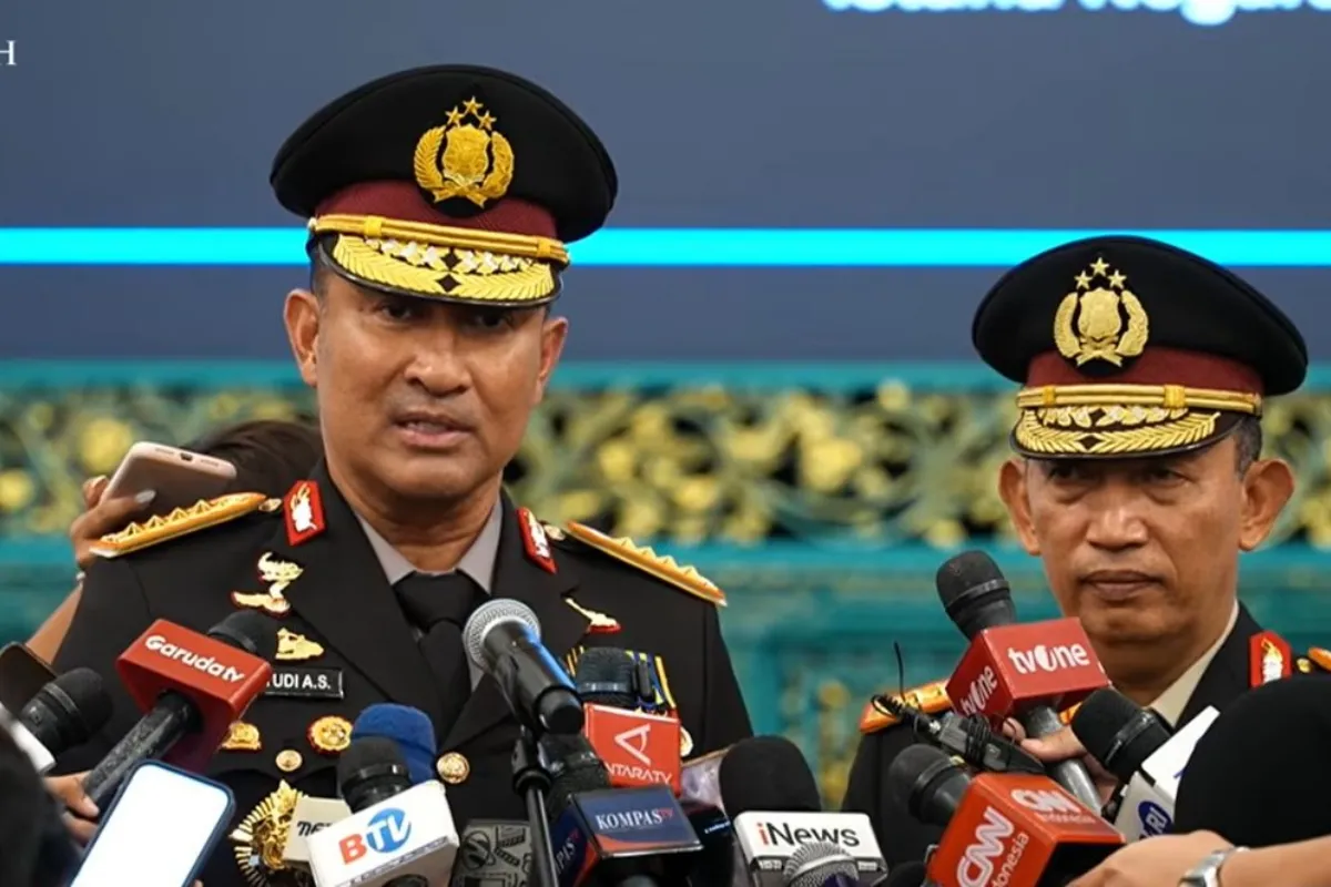 Kapolri Suyudi Ario bersama eks Kapolri Listyo Sigit
