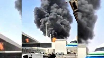 Pesawat Saudia Terbakar di Bandara Riyadh, Diduga Kena Proyektil