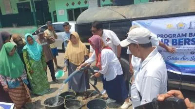 Warga Padem Beli Air hingga 17 Tangki Saat Krisis Air Bersih Melanda